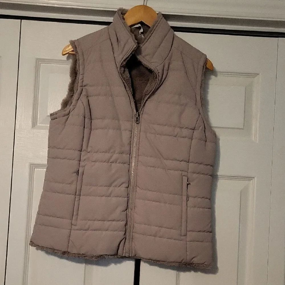 Women's Sleeveless Puffer Vest - Gray